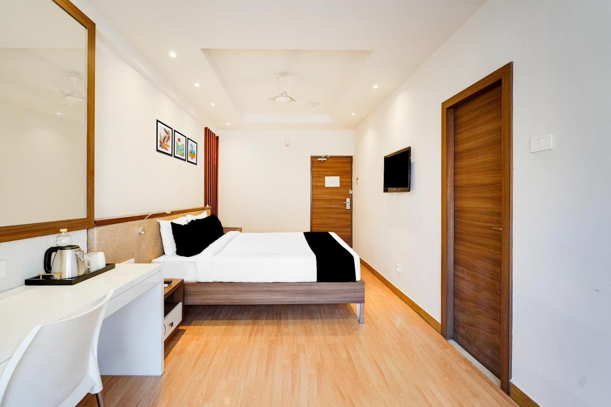 Super Townhouse Oak Kodambakkam Formerly Cine City Chennai Eksteriør billede