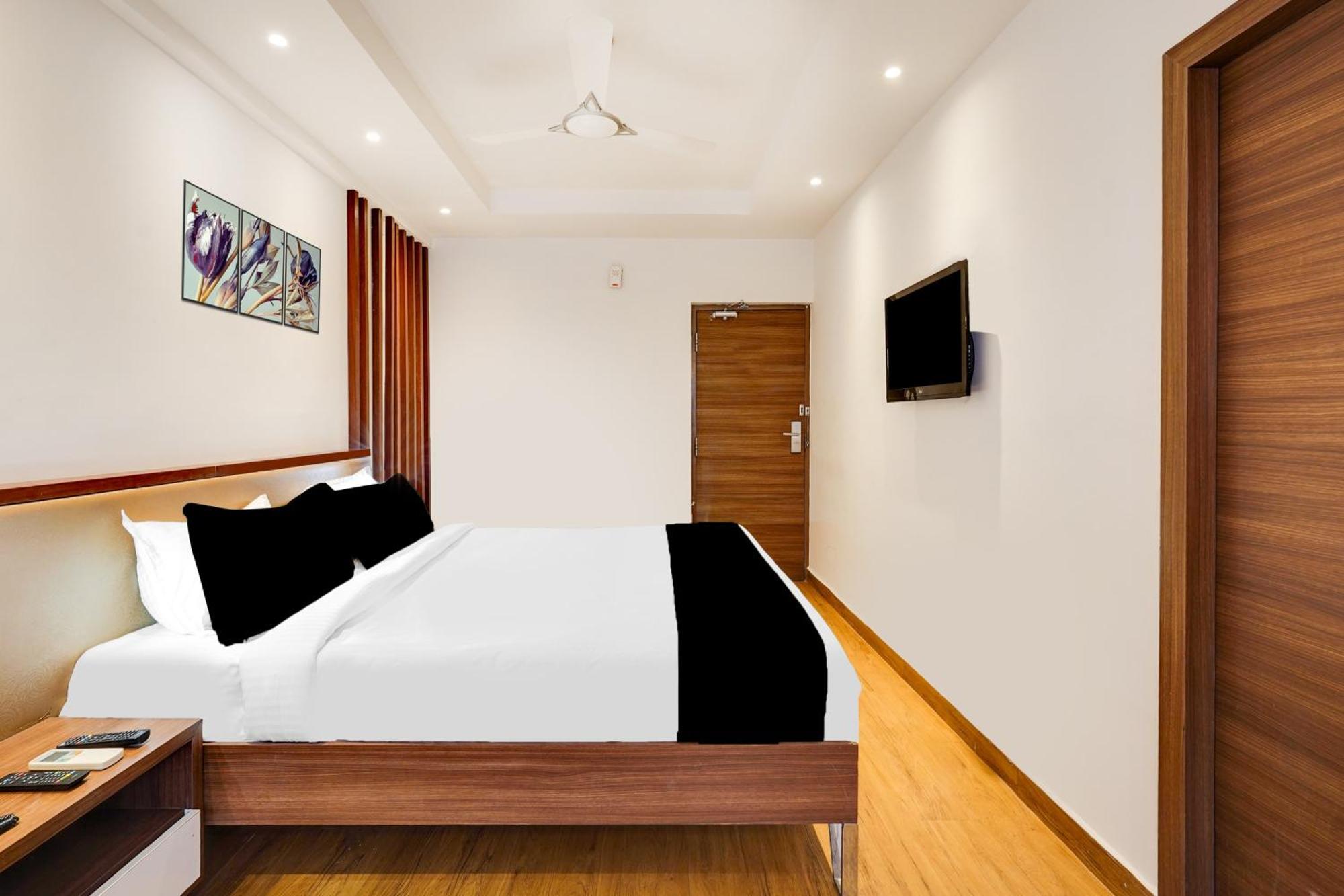 Super Townhouse Oak Kodambakkam Formerly Cine City Chennai Eksteriør billede