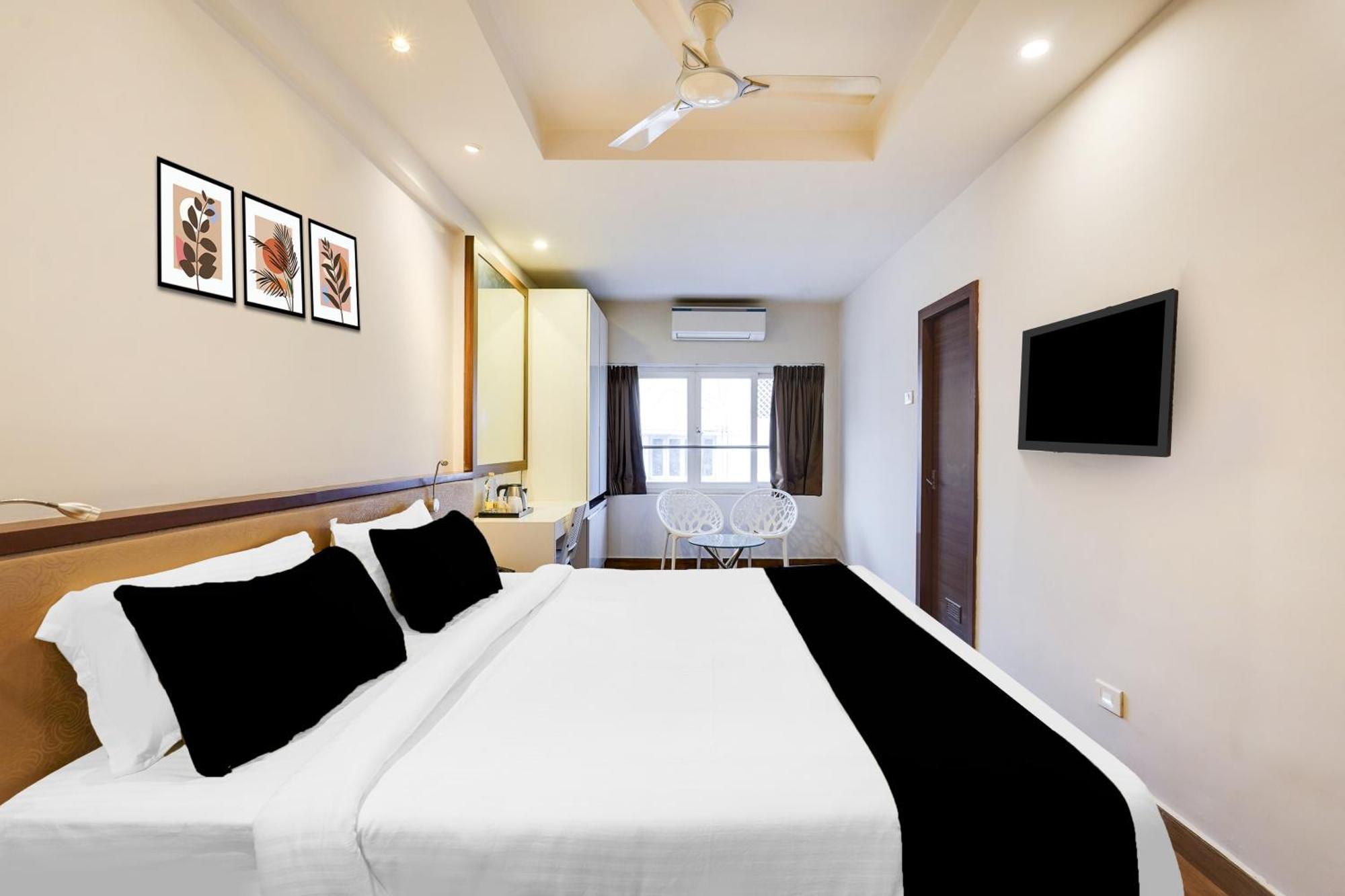 Super Townhouse Oak Kodambakkam Formerly Cine City Chennai Eksteriør billede